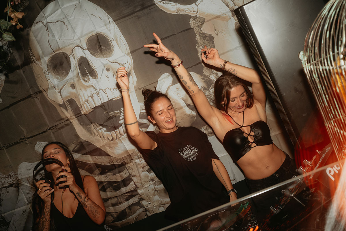 martinadjkowalskistuttgart Kowalski Stuttgart House Techno Club mit Terrasse Stuttgart